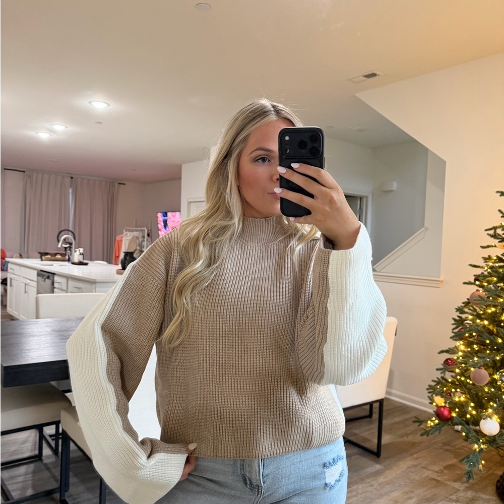 Chic Tan and Cream Women's Turtleneck Sweater - Picture 9 of 12